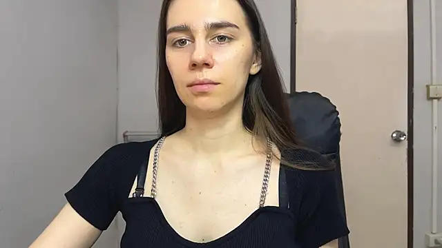 Snapshot of SassyJessi chatting on 11-23-25, 04:12 SassyJessi online show from 11-23-25, 04:12