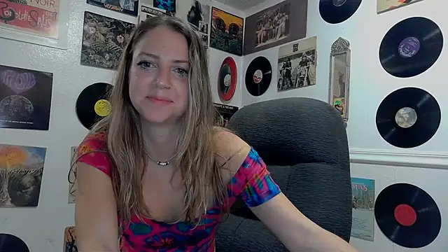 Snapshot of molly_witha_chance chatting on 01-22-25, 03:52 molly witha chance online show from 01-22-25, 03:52