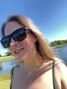 Snapshot of molly_witha_chance chatting on 03-06-25, 07:43 molly witha chance online show from 03-06-25, 07:43