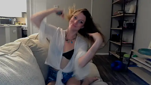 Snapshot of molly_witha_chance chatting on 03-08-25, 01:06 molly witha chance online show from 03-08-25, 01:06