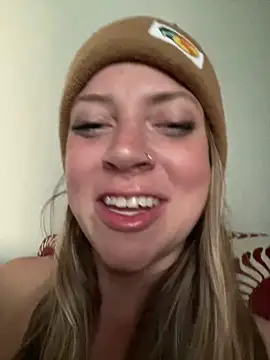 Snapshot of molly_witha_chance chatting on 03-15-25, 11:51 molly witha chance online show from 03-15-25, 11:51