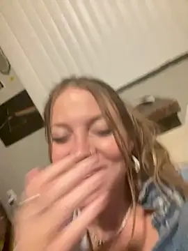 Snapshot of molly_witha_chance chatting on 09-21-25, 09:55 molly witha chance online show from 09-21-25, 09:55