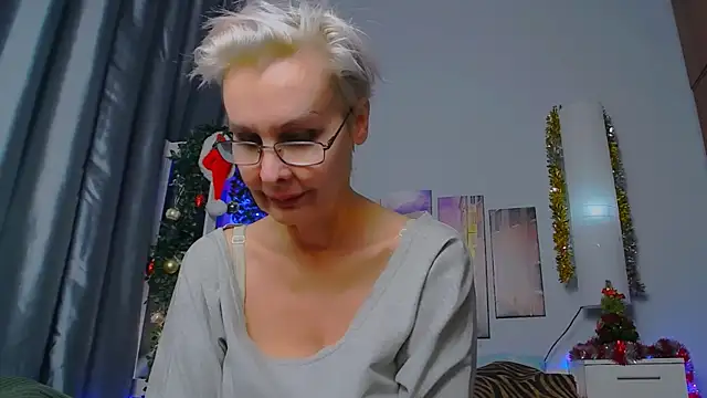 HelgaHimmell online show from 01-13-25, 01:34