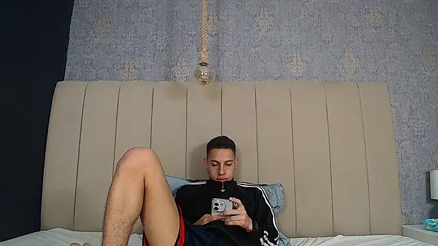 Snapshot of thiago19s chatting on 12-06-24, 10:52 thiago19s online show from 12-06-24, 10:52