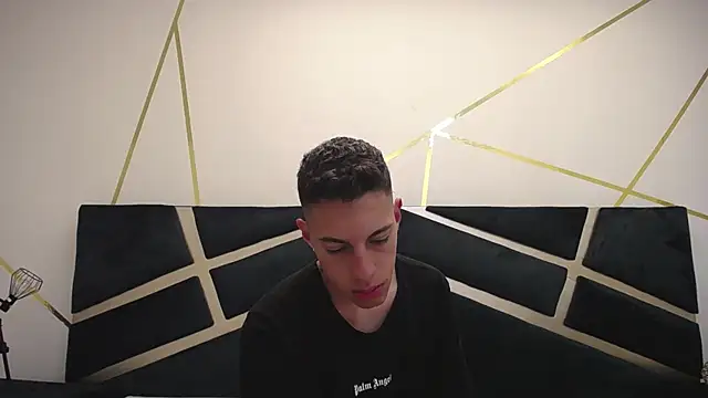 Snapshot of thiago19s chatting on 02-08-25, 06:33 thiago19s online show from 02-08-25, 06:33