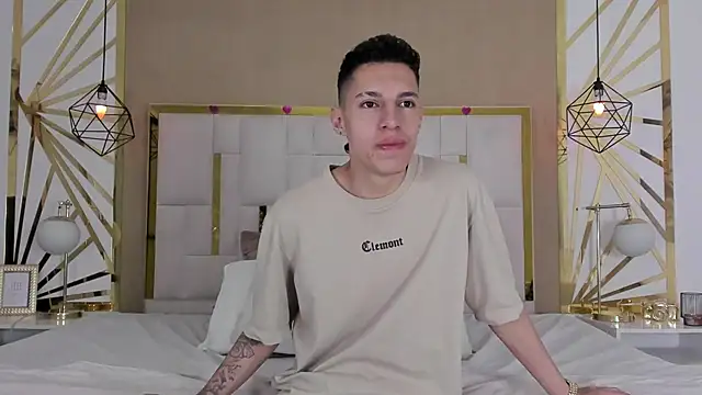 Snapshot of thiago19s chatting on 11-22-25, 07:13 thiago19s online show from 11-22-25, 07:13