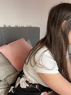 Snapshot of Loella-Rose chatting on 01-24-25, 09:06 Loella-Rose online show from 01-24-25, 09:06