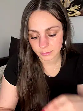 Snapshot of Loella-Rose chatting on 12-16-25, 09:47 Loella-Rose online show from 12-16-25, 09:47