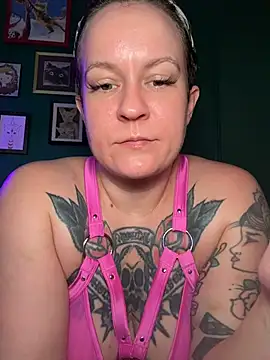Snapshot of quinnmariexo chatting on 07-11-26, 07:16 quinnmariexo online show from 07-11-26, 07:16
