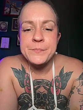 Snapshot of quinnmariexo chatting on 07-15-26, 05:56 quinnmariexo online show from 07-15-26, 05:56