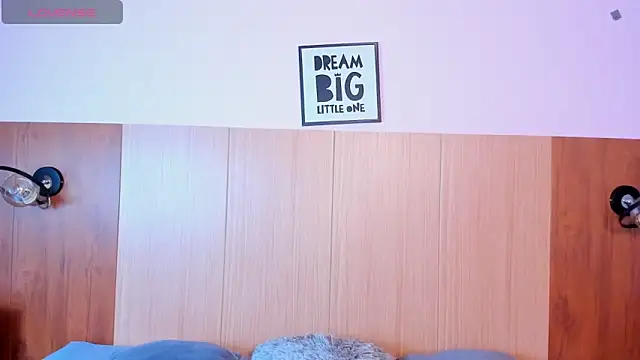 Snapshot of Aishaza1 chatting on 10-01-25, 12:22 Aishaza1 online show from 10-01-25, 12:22