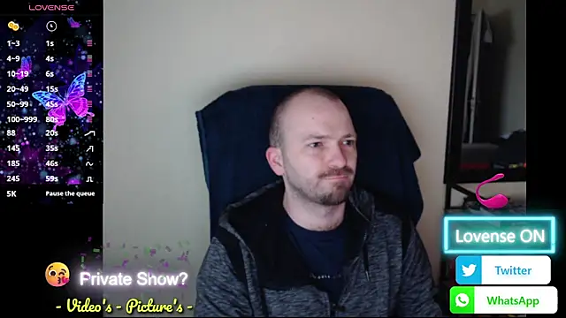 Snapshot of RealManHaveHairy chatting on 05-18-26, 05:30 RealManHaveHairy online show from 05-18-26, 05:30