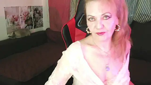 Snapshot of Liset_Monro chatting on 06-25-26, 01:27 Liset Monro online show from 06-25-26, 01:27