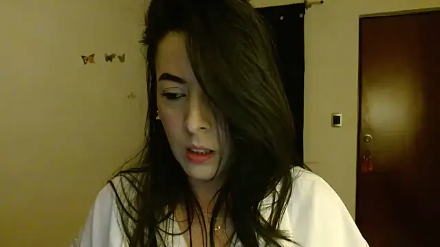 Snapshot of ella_peck chatting on 06-12-26, 01:48 ella peck online show from 06-12-26, 01:48