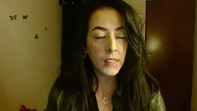 Snapshot of ella_peck chatting on 07-14-26, 03:00 ella peck online show from 07-14-26, 03:00
