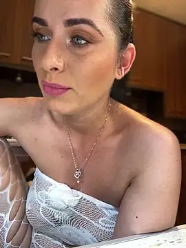 Snapshot of Hotmomcheckk_ chatting on 01-03-25, 04:55 Hotmomcheckk online show from 01-03-25, 04:55