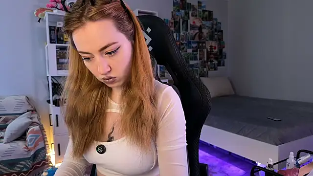 LinaWitch online show from 10-28-25, 10:30