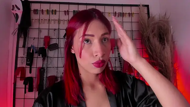 charrlotte quinn online show from 10-29-25, 02:30