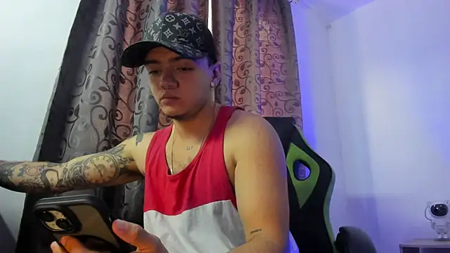 male pussy online show from 09-15-25, 02:28