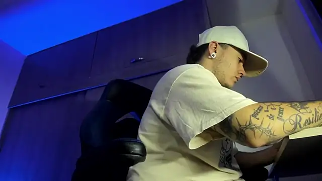 male pussy online show from 11-03-25, 01:51