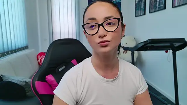 Snapshot of KatherineRyder chatting on 04-19-26, 10:25 KatherineRyder online show from 04-19-26, 10:25
