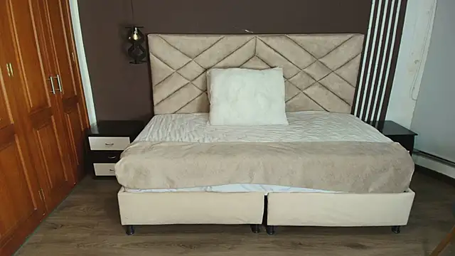 Raquel jones online show from 02-05-25, 11:34