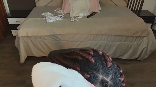 Raquel jones online show from 03-09-25, 02:43