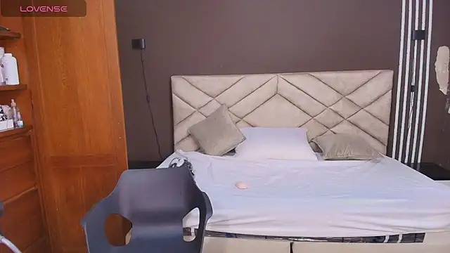 Raquel jones online show from 12-21-25, 11:28