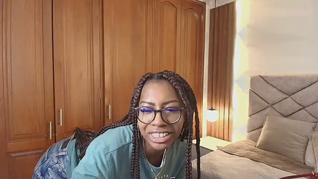 Snapshot of Raquel_jones chatting on 06-22-26, 11:51 Raquel jones online show from 06-22-26, 11:51
