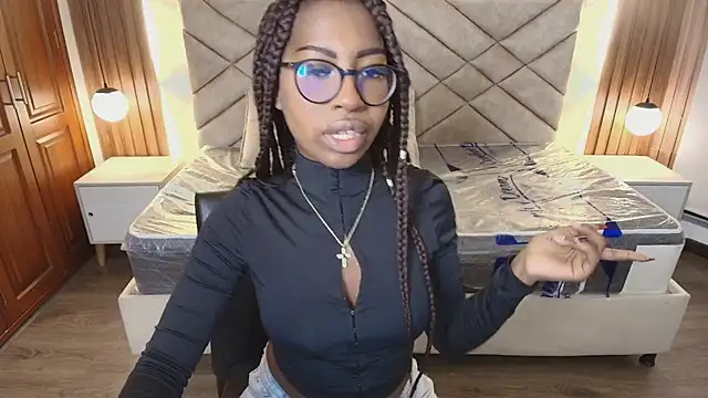 Snapshot of Raquel_jones chatting on 06-29-26, 12:05 Raquel jones online show from 06-29-26, 12:05