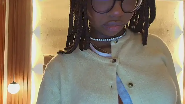 Snapshot of Raquel_jones chatting on 06-30-26, 12:06 Raquel jones online show from 06-30-26, 12:06