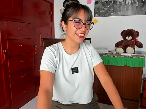 Snapshot of Isabellaa22_1 chatting on 12-04-24, 05:00 Isabellaa22 1 online show from 12-04-24, 05:00