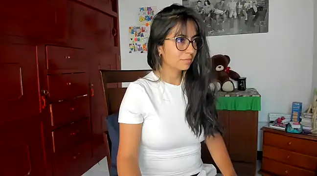 Snapshot of Isabellaa22_1 chatting on 01-08-25, 06:41 Isabellaa22 1 online show from 01-08-25, 06:41