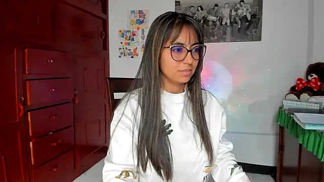 Snapshot of Isabellaa22_1 chatting on 02-11-25, 02:57 Isabellaa22 1 online show from 02-11-25, 02:57