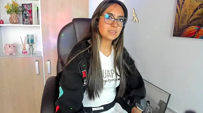 Snapshot of Isabellaa22_1 chatting on 03-11-25, 05:35 Isabellaa22 1 online show from 03-11-25, 05:35