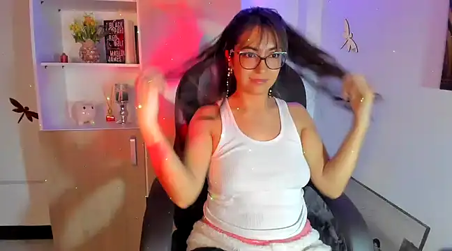 Snapshot of Isabellaa22_1 chatting on 03-15-25, 04:57 Isabellaa22 1 online show from 03-15-25, 04:57