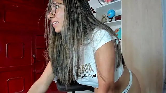 Isabellaa22 1 online show from 06-04-26, 06:25