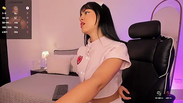 emilyruiz1 online show from 02-15-25, 11:39