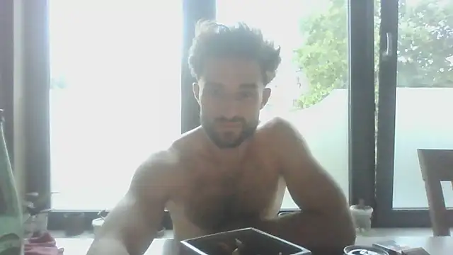 Snapshot of Vekie_007 chatting on 07-19-26, 03:54 Vekie 007 online show from 07-19-26, 03:54