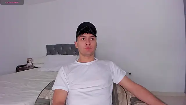 Snapshot of Valerio_James7 chatting on 01-20-25, 10:04 Valerio James7 online show from 01-20-25, 10:04