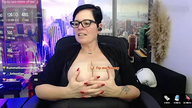 Snapshot of ninarandmann chatting on 12-16-24, 07:54 ninarandmann online show from 12-16-24, 07:54