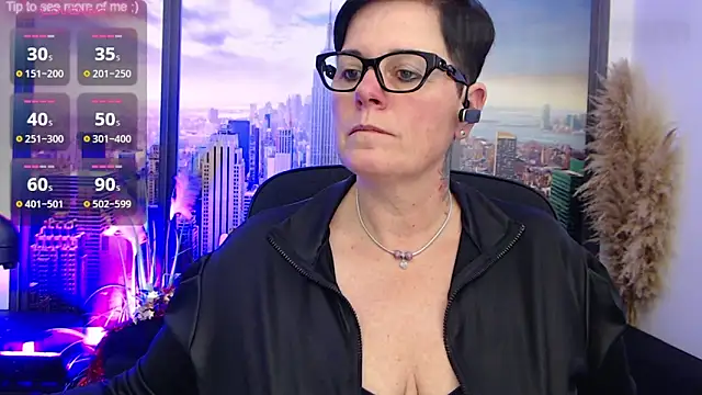 Snapshot of ninarandmann chatting on 12-21-24, 02:47 ninarandmann online show from 12-21-24, 02:47