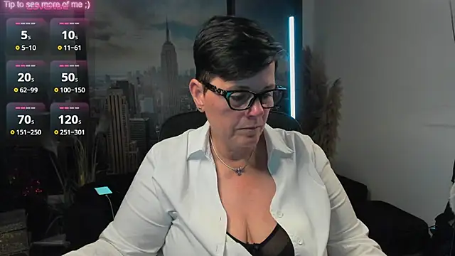 Snapshot of ninarandmann chatting on 09-15-25, 04:29 ninarandmann online show from 09-15-25, 04:29