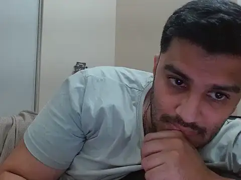 Snapshot of robintoit chatting on 04-23-26, 02:41 robintoit online show from 04-23-26, 02:41