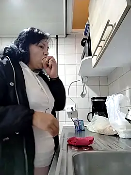 Natasha milf   online show from 04-10-26, 12:43