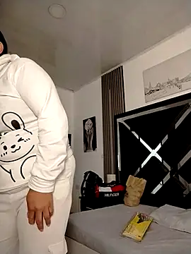 Natasha milf   online show from 04-11-26, 12:31