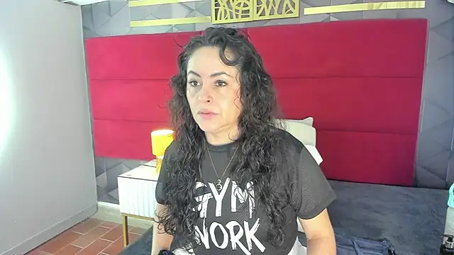 Snapshot of hanny_milf chatting on 04-25-26, 11:35 hanny milf online show from 04-25-26, 11:35