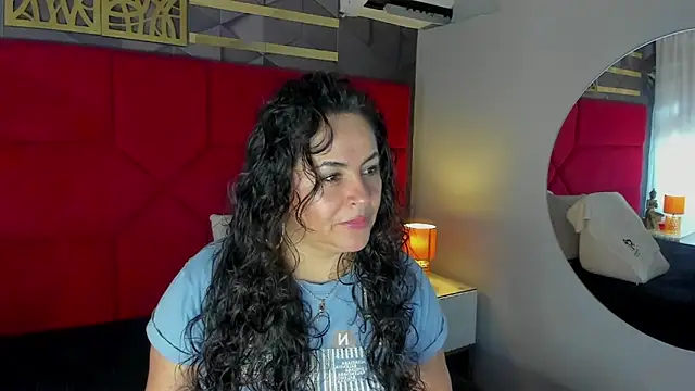 Snapshot of hanny_milf chatting on 05-05-26, 11:40 hanny milf online show from 05-05-26, 11:40