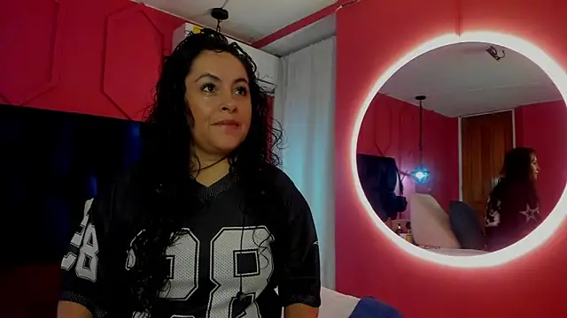 Snapshot of hanny_milf chatting on 05-17-26, 11:39 hanny milf online show from 05-17-26, 11:39