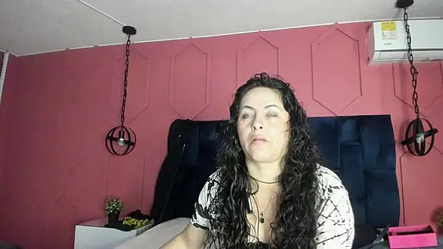 Snapshot of hanny_milf chatting on 05-28-26, 12:24 hanny milf online show from 05-28-26, 12:24